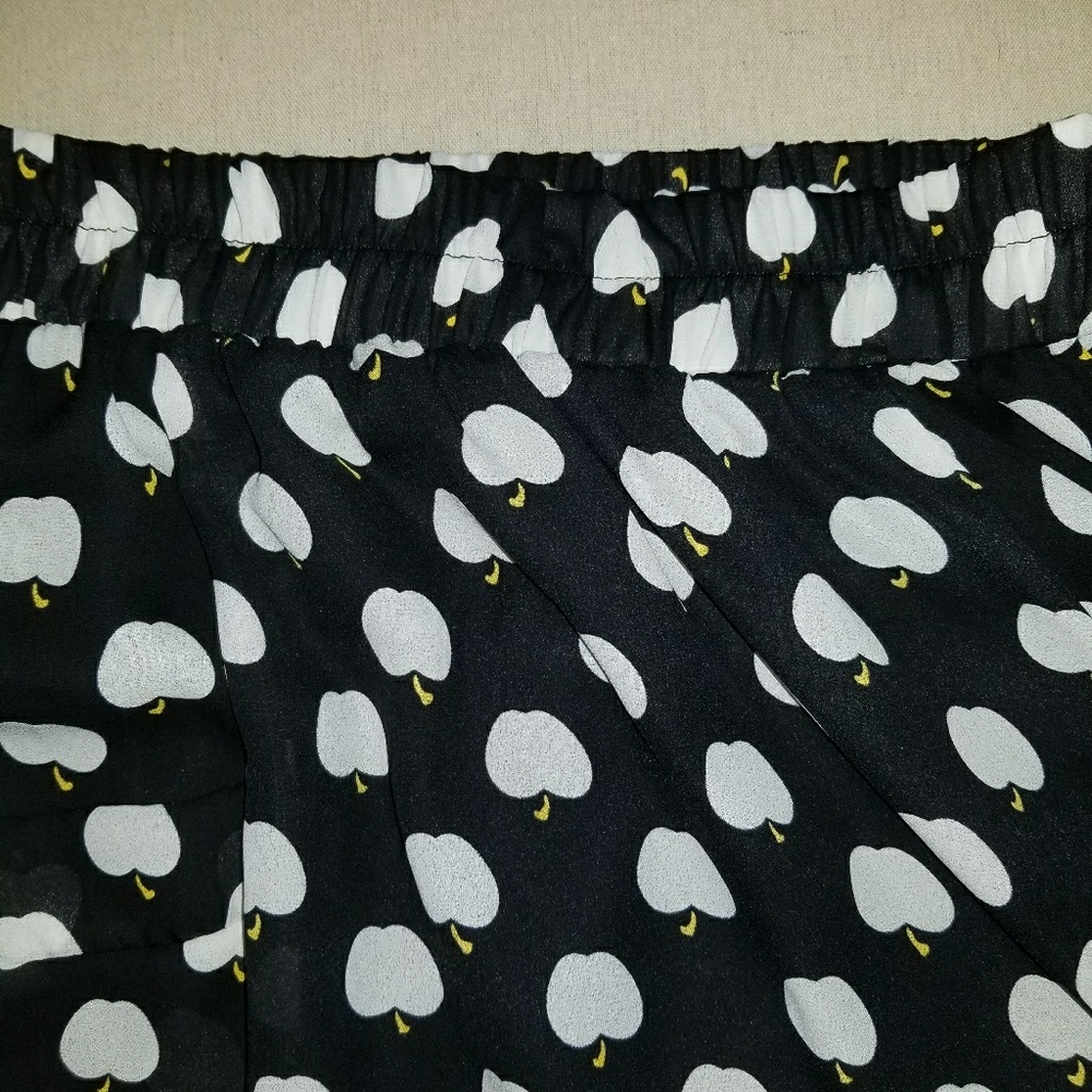 APPLE SKIRT - Picture 4 of 4